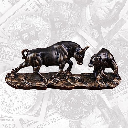 Estatuilla de bronce de un toro y un oso confrontándose sobre una base oscura, con fondo de billetes y logos
