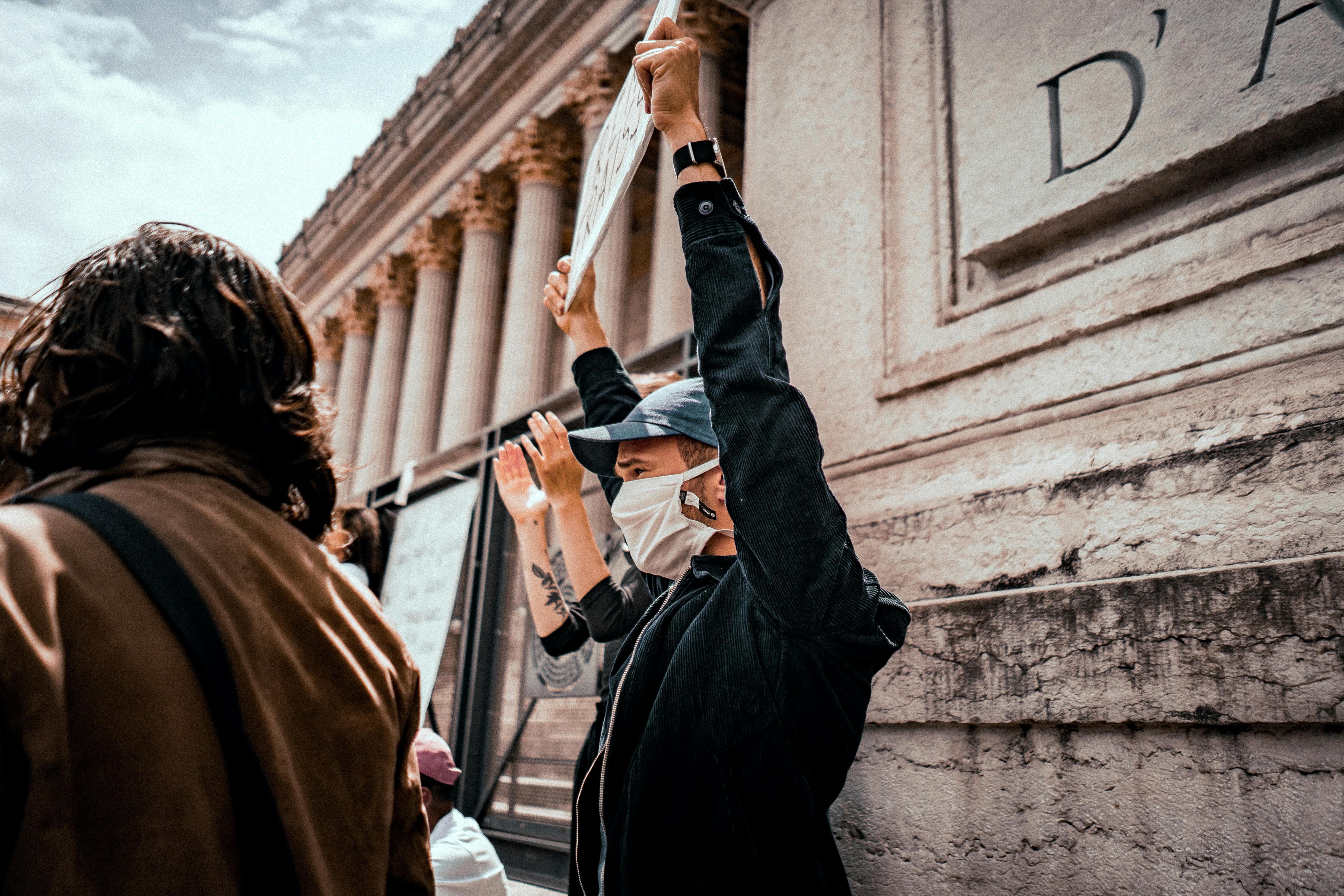 Dominion demand contra denegadores electorales: impacto